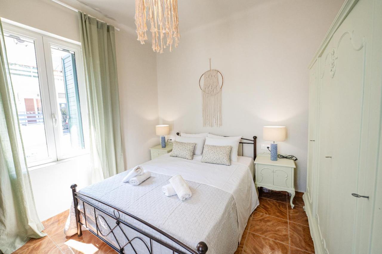 Sunny Yard Apartments Poros Town Bagian luar foto