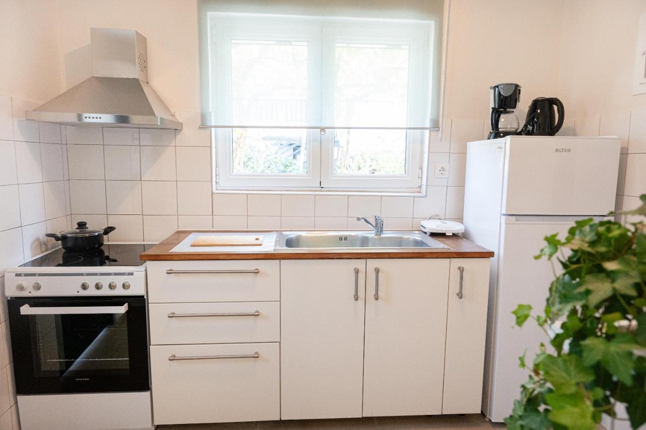 Sunny Yard Apartments Poros Town Bagian luar foto
