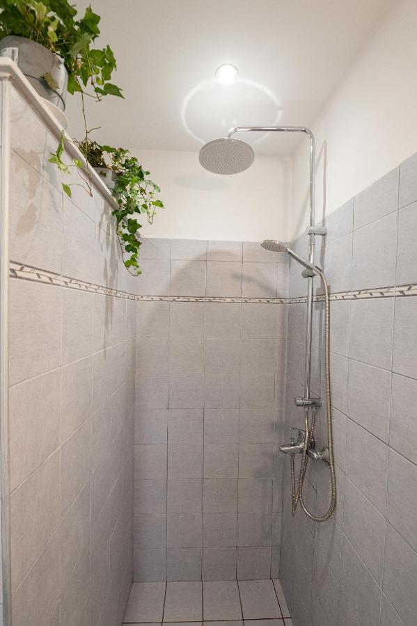 Sunny Yard Apartments Poros Town Bagian luar foto