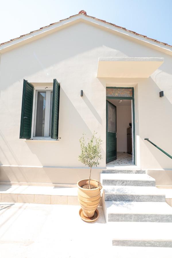 Sunny Yard Apartments Poros Town Bagian luar foto