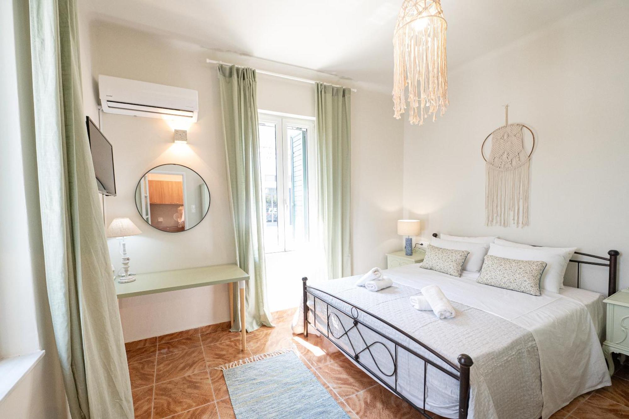 Sunny Yard Apartments Poros Town Bagian luar foto